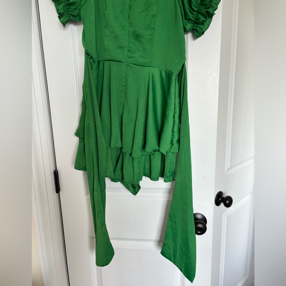 Steps New York @Balance Emerald Green Flowy Romper Size Large NWT - Picture 3 of 5